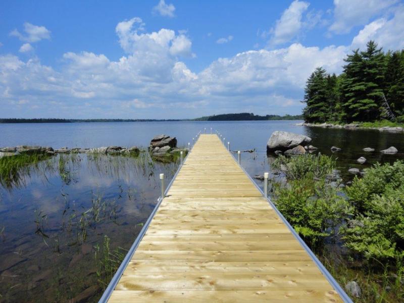Nova Scotia Canada: Idyllic Land with lake shore on Lake Minamkeak ...